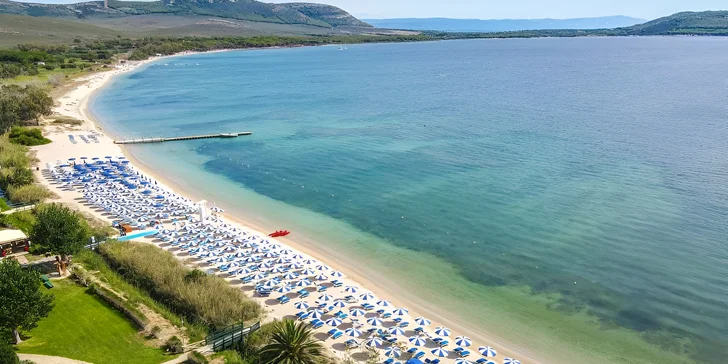 Dovolená na Sardinii: 4* rodinný hotel u pláže s all inclusive light, 3 bazény, animace