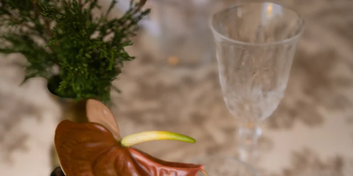 Tříchodové menu i s lahví vína či pivními lázněmi pro 2 osoby