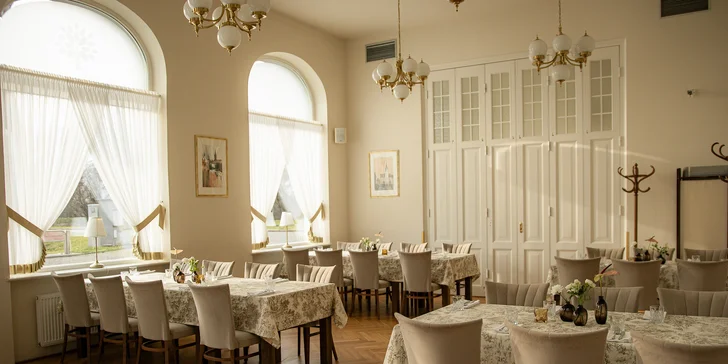 Tříchodové menu i s lahví vína či pivními lázněmi pro 2 osoby