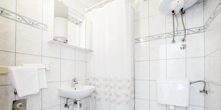 Chorvatská pohoda: pobyt v jednoduchém apartmánu na Omišské riviéře