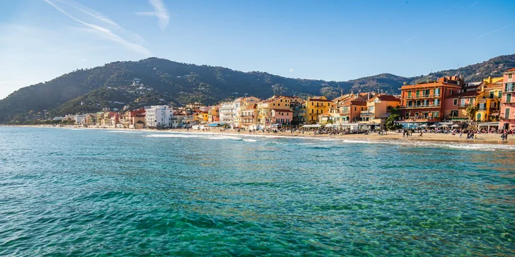 Pohoda v Itálii: 3* hotel nedaleko pláže v letovisku Alassio, snídaně nebo polopenze, bazén