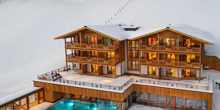 Údolí Gastein: hotel v 1000 m n. m., bohatě vybavený wellness, polopenze a lyžování