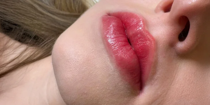 Permanentní make-up: obočí pudrovou či vláskovací metodou nebo rty akvarelovou metodou