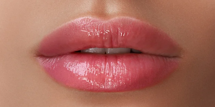 Permanentní make-up: obočí pudrovou či vláskovací metodou nebo rty akvarelovou metodou