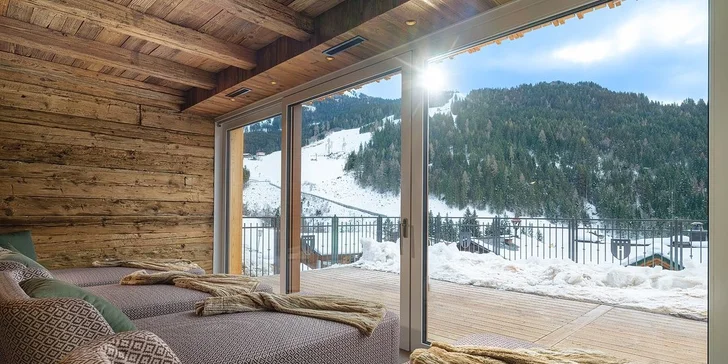 Údolí Gastein: hotel v 1000 m n. m., bohatě vybavený wellness, polopenze a lyžování