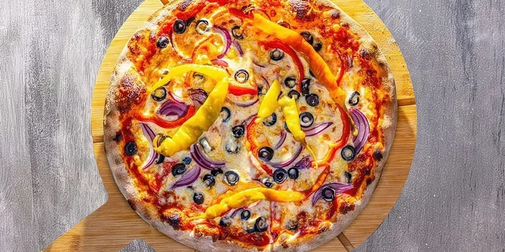 Zažijte chutě Itálie: křupavá pizza dle výběru pro 1, 2 nebo 4 strávníky
