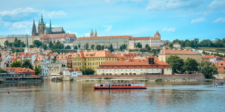 Zážitek na Vltavě: dvouhodinová plavba s 3chodovým menu