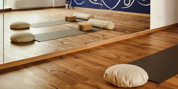Měsíční členství do White Sage Therapy: jóga s infračerveným světlem, pilates i Wim Hof