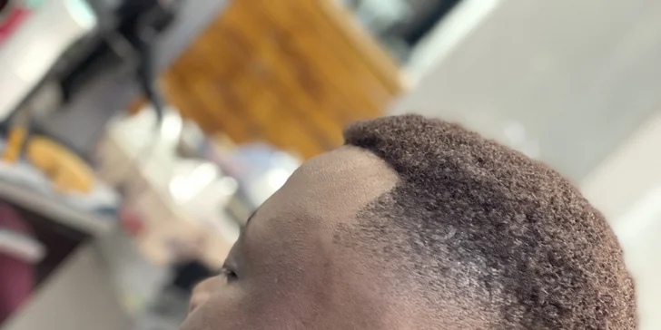 Pořádná barber péče: střih pro chlapce i pány nebo úprava vousů