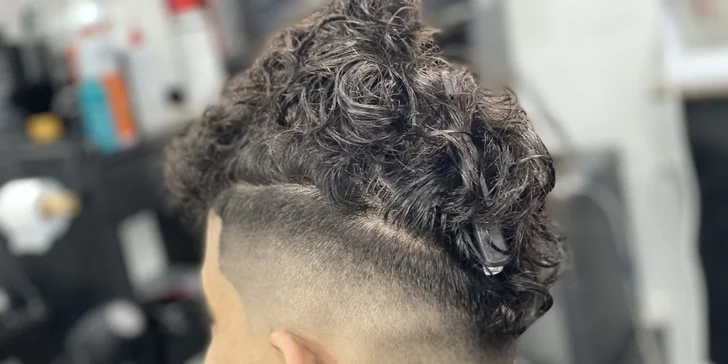 Pořádná barber péče: střih pro chlapce i pány nebo úprava vousů