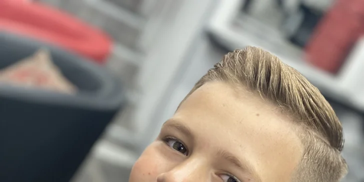Pořádná barber péče: střih pro chlapce i pány nebo úprava vousů