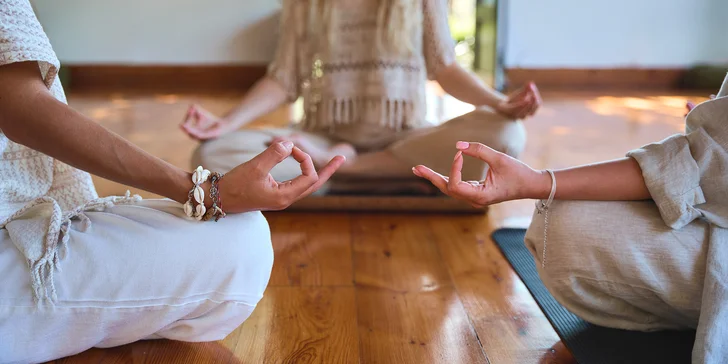 Měsíční členství do White Sage Therapy: jóga s infračerveným světlem, pilates i Wim Hof