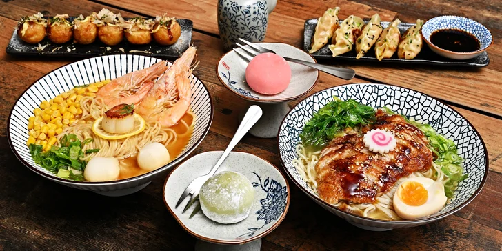 Degustační cesta po Japonsku i s vínem pro dva: plněné knedlíčky, ramen a mochi