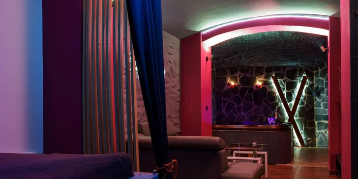 Romantika v privátním wellness: krb, sauna a vířivka na 2 hod. i celou noc