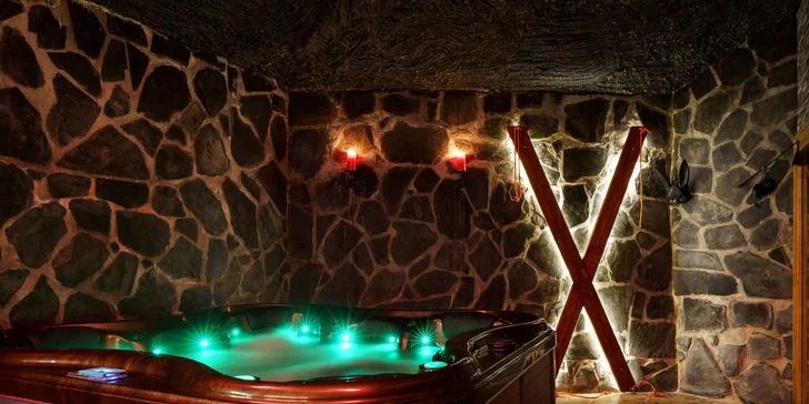 Romantika v privátním wellness: krb, sauna a vířivka na 2 hod. i celou noc