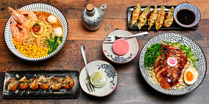 Degustační cesta po Japonsku i s vínem pro dva: plněné knedlíčky, ramen a mochi