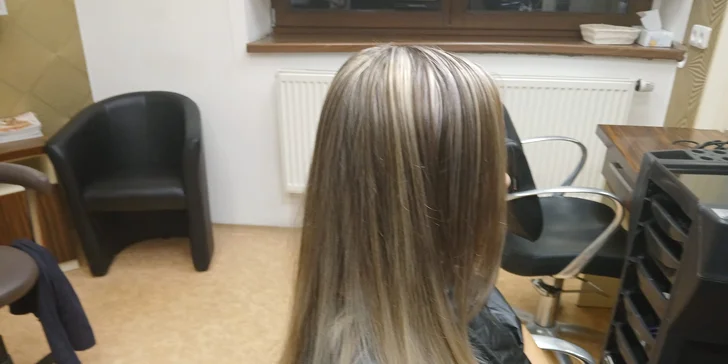 Kadeřnické balíčky pro dámy: střih všech délek, melír i barva vč. stylingu