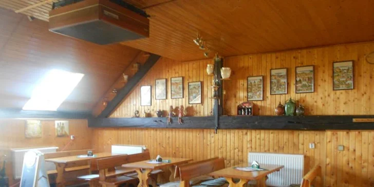 150 g extra jemného tataráku z roštěné a 6 topinek