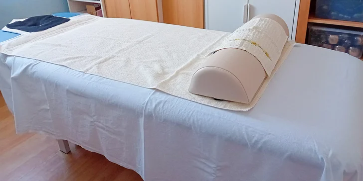 Regenerace a uvolnění: masáž zad, šíje i celého těla a reflexologie plosky nohou