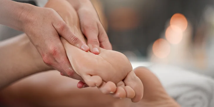 Regenerace a uvolnění: masáž zad, šíje i celého těla a reflexologie plosky nohou