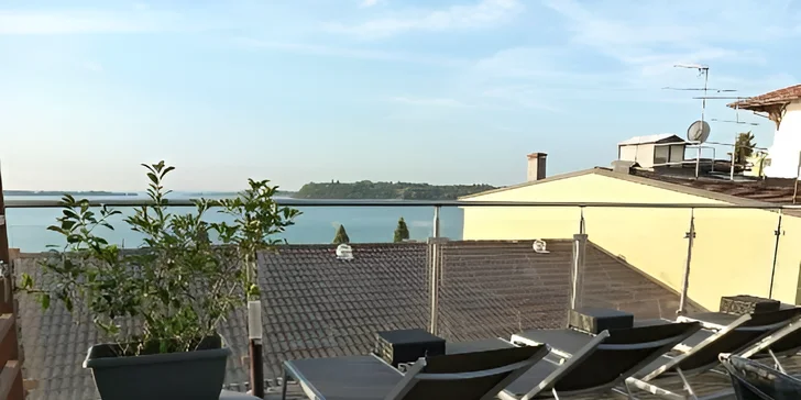 Lago di Garda: hotel u jezera a pláže, půjčení kol, víno na pokoji i strava