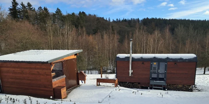 Netradiční ubytování v luxusně vybaveném včelíně s apiterapií jako bonus: možnost rybolovu, minibar