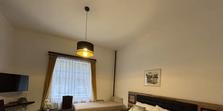 Klid a pohoda v Luhačovicích: tradiční hotel se snídaní, v blízkosti kolonáda i plovárna