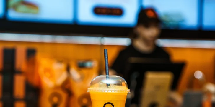Vitamínové bomby: 2x 350ml fresh juice v Quadriu či na Kaprovce