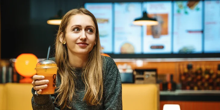 Vitamínové bomby: 2x 350ml fresh juice v Quadriu či na Kaprovce