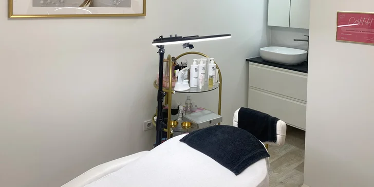Permanentní make-up očních linek, rtů technikou akvarel či pudrového obočí