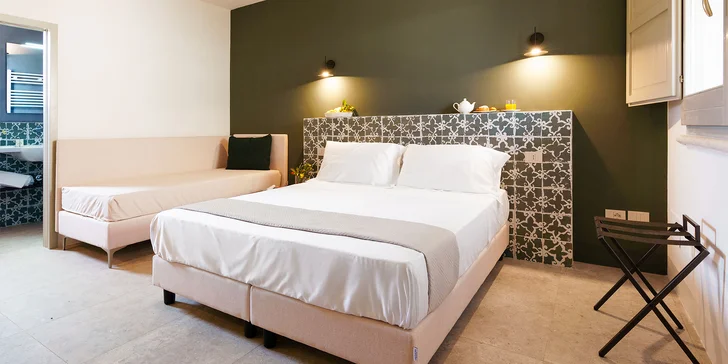 Dovolená v Apulii: hotel v olivovém háji blízko moře, snídaně a bazén