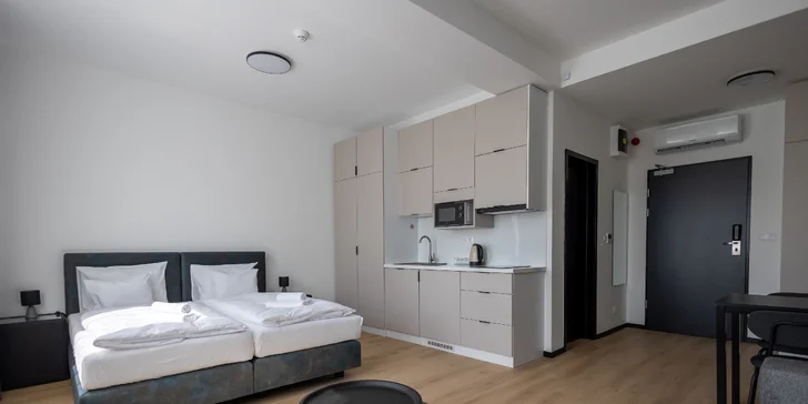 Moderní apartmány v maďarském Miskolci: snídaně, sleva do dětského parku i na motokáry