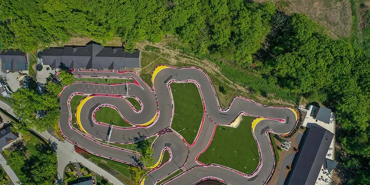 Dovolená v centru města Miškolc: pobyt v apartmánu se snídaní