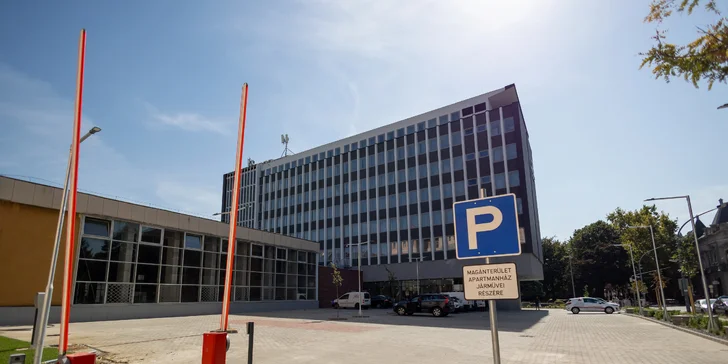 Dovolená v centru města Miškolc: pobyt v apartmánu se snídaní