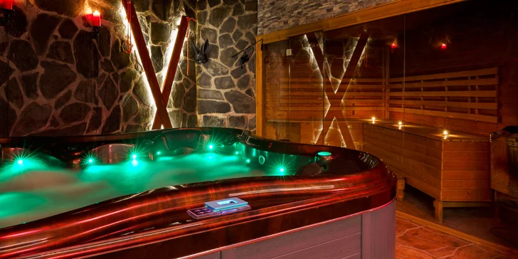 Romantika v privátním wellness: krb, sauna a vířivka na 2 hod. i celou noc
