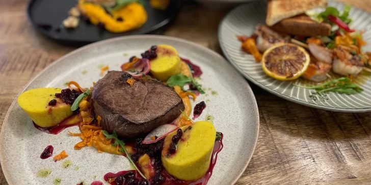 Tříchodové menu s candátem, jelenem či kozím sýrem pro 2 osoby