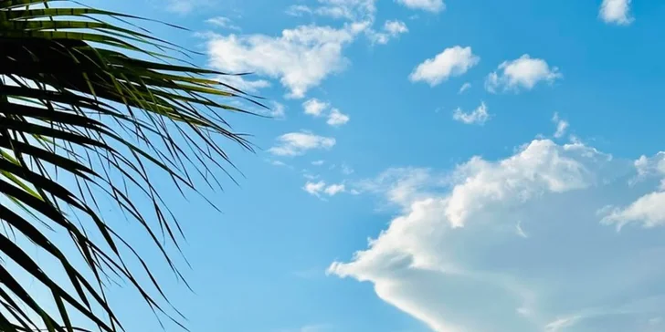 Luxusní pobyt v Albánii: 5* Hotel Regina Palm Resort, all inclusive i oblázková pláž 20 m od hotelu