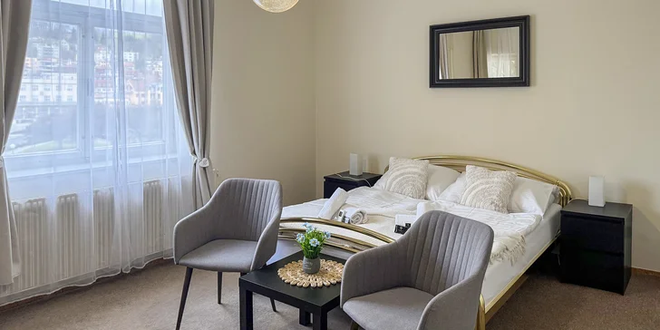 Klid a pohoda v Luhačovicích: tradiční hotel se snídaní, v blízkosti kolonáda i plovárna