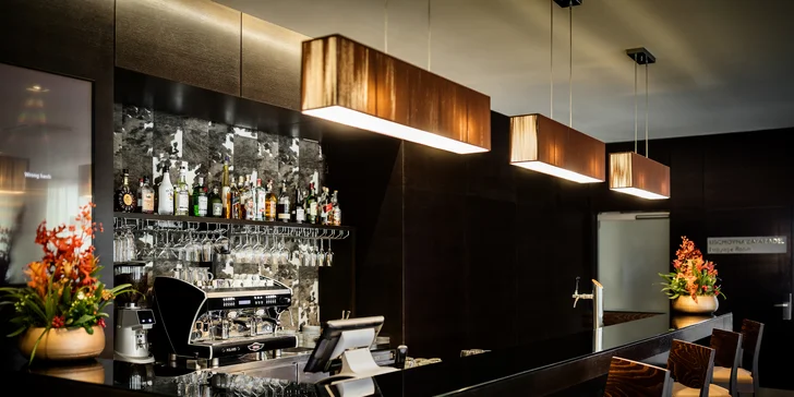 Pobyt v luxusním 4* hotelu v Praze pro pár i rodinu: snídaně, polopenze, sauna, fitness