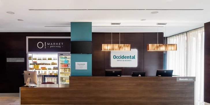 Pobyt v luxusním 4* hotelu v Praze pro pár i rodinu: snídaně, polopenze, sauna, fitness