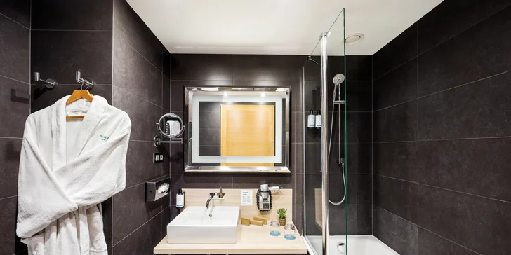 Pobyt v luxusním 4* hotelu v Praze pro pár i rodinu: snídaně, polopenze, sauna, fitness