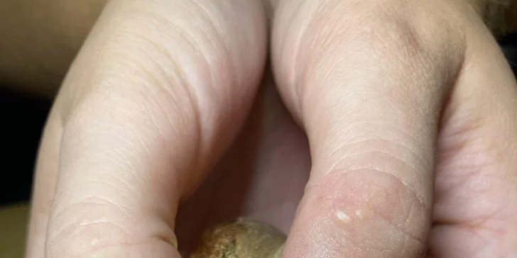 Jako ze žurnálu: přístrojová manikúra s gel lakem pro dokonale upravené ruce