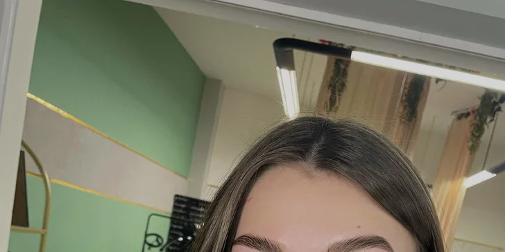 Smyslné řasy a obočí: lash lifting či laminace obočí i včetně barvení