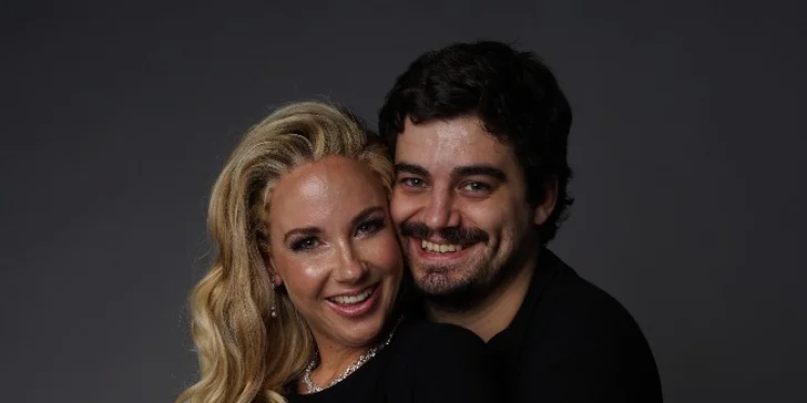 Profesionální focení v ateliéru s italským fotografem v délce 30, ci 60 minut i se službami vizážistky