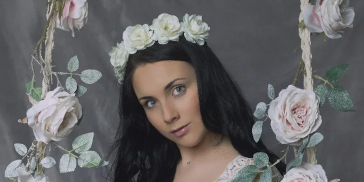 Profesionální focení v ateliéru s italským fotografem v délce 30, 60 či 90 minut i se službami vizážistky