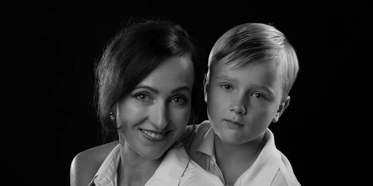Profesionální focení v ateliéru s italským fotografem v délce 30, 60 či 90 minut i se službami vizážistky