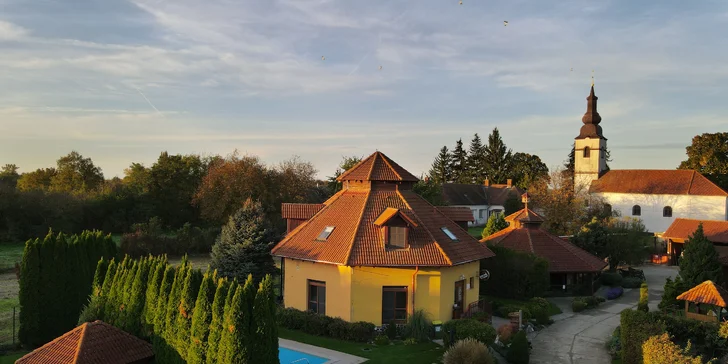 Dovolená na ranči v Novém Tekově: Koně, polopenze, bowling i wellness