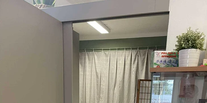 Nožky jako v bavlnce: lázeňská pedikúra s masáží nebo lávové kameny