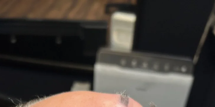Permanentní make-up stínovou metodou obočí nebo rtů