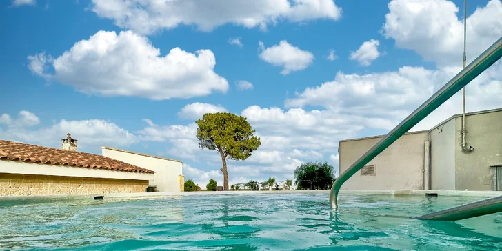 Kouzlo jižní Itálie: 5* rezidence uprostřed vinice, snídaně a možnost wellness